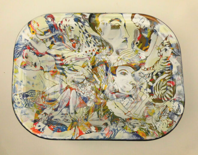 Schale, 2020, emaillierter Edelstahl, 15 x 20 x 4 cm
